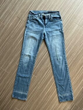 Slim Fit Women's Skinny Jeans in Light Blue Wash